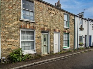 Terraced house to rent in Springfield Road, Cambridge CB4