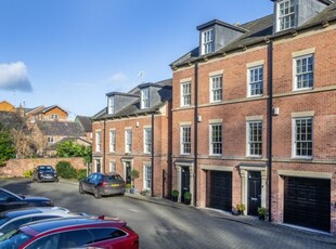 Town house to rent in Crown Green Court Waterlode, Nantwich, Cheshire CW5