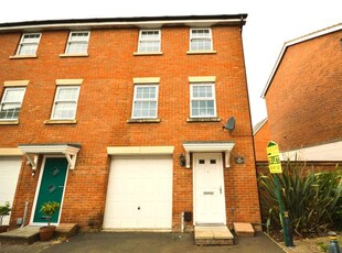Town house to rent in Whernside Drive, Stevenage SG1
