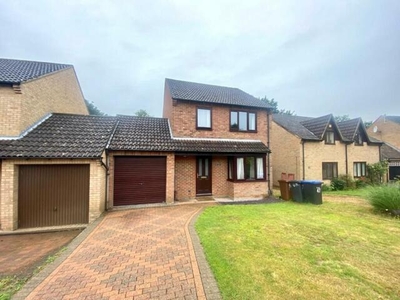 3 Bedroom Detached House For Sale In West Hunsbury