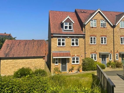 3 Bedroom Town House For Sale In Bagshot