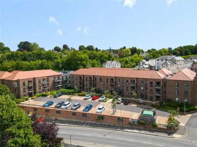 1 Bedroom Apartment For Sale In Alton, Hampshire