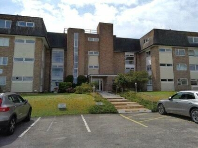 2 Bedroom Apartment For Sale In Hayling Island, Hampshire
