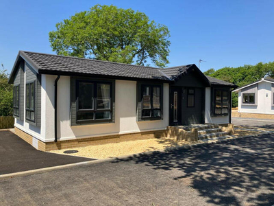 2 Bedroom Park Home For Sale In West Glamorgan