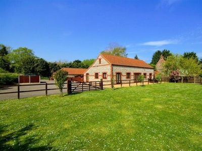 3 Bedroom Barn Conversion For Rent In Holt