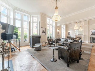 3 Bedroom Duplex For Rent In Mayfair, London