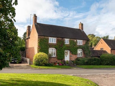 4 Bedroom Village House For Sale In Stratford-upon-avon, Warwickshire