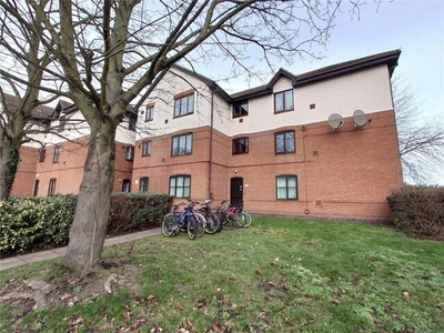 1 Bedroom Apartment For Sale In Harlington, Greater London