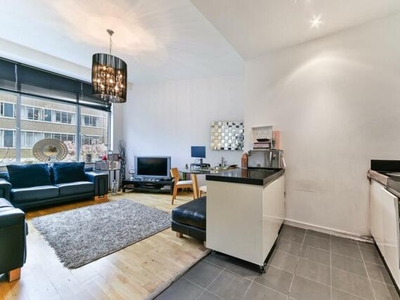 2 Bedroom Apartment For Sale In Great West Road, Brentford