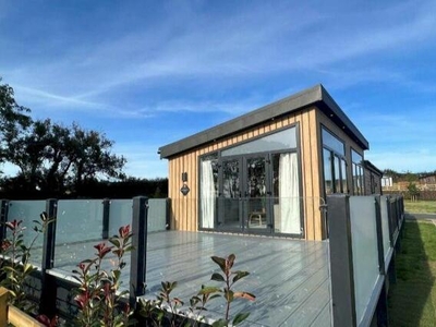 2 Bedroom Lodge For Sale In St Martin, Looe