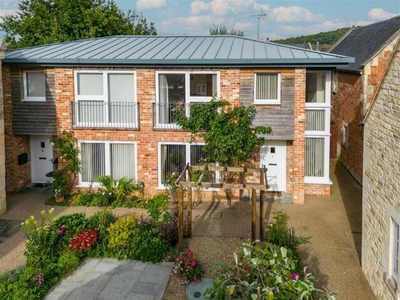 2 Bedroom Semi-detached House For Sale In Winchcombe, Cheltenham