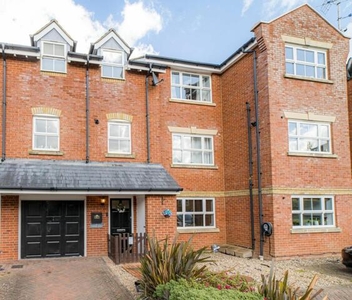 4 Bedroom Town House For Sale In Chartham