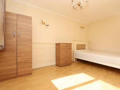 House Share For Rent In Bromley-by-bow