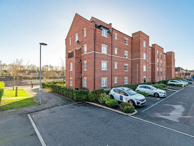 2 bedroom apartment for sale in Edgewater Place, Warrington, WA4