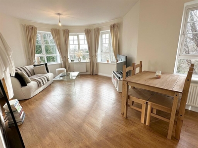 2 bedroom apartment for sale in Wildacre Drive, Northampton, NN3