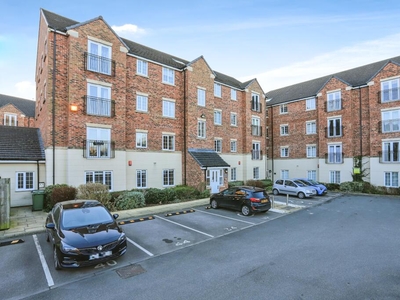 2 bedroom flat for sale in College Court, Dringhouses, York, North Yorkshire, YO24