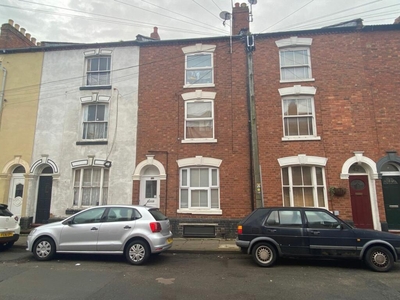 2 bedroom flat for sale in Colwyn Road, The Mounts, Northampton NN1 3PX, NN1