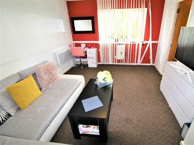 2 bedroom flat for sale London, E6 5YX