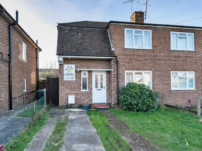 2 bedroom semi-detached house for sale in Greenfields Road, Reading, Berkshire, RG2