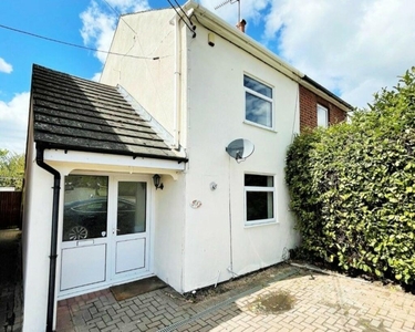 2 bedroom semi-detached house for sale in Whitley Wood Lane, Reading, RG2