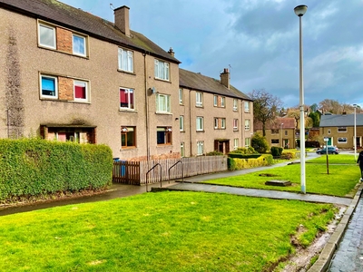 3 Bed Flat, Gilchrist Drive, FK1