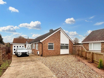 3 bedroom bungalow for sale in Pound Meadow, Fornham All Saints, IP28