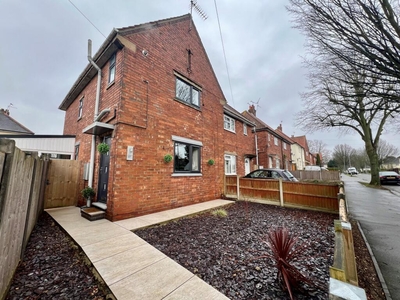 3 bedroom semi-detached house for sale in Chaucer Drive, Lincoln, LN2