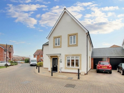 3 bedroom semi-detached house for sale in Red Kite Way, Goring-By-Sea, BN12