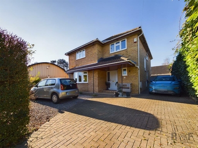 4 bedroom detached house for sale in Hill House Road Staple Hill, BS16