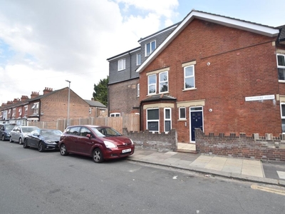 5 bedroom apartment for sale in Newcombe Road, Luton, Bedfordshire, LU1 1LH, LU1