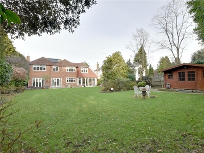 5 bedroom detached house for sale in Marlowe Close, Chislehurst, Kent, BR7