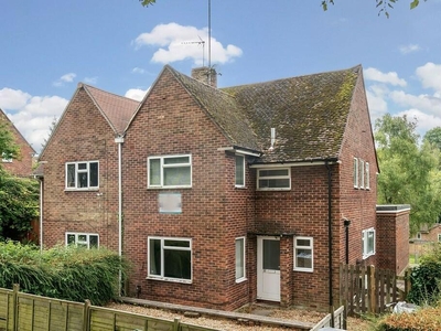 5 bedroom semi-detached house for rent in Wavell Way, Stanmore, Winchester, SO22