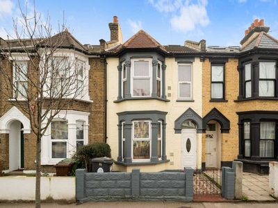 5 bedroom terraced house for sale London, E10 5NS