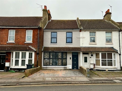 7 bedroom terraced house for sale in Whitley Road, Eastbourne, BN22