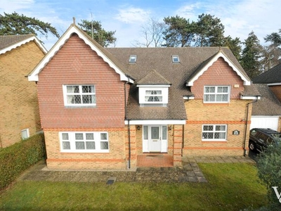 Detached house to rent in Quarry Gardens, Leatherhead KT22