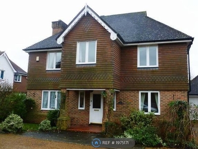 Detached house to rent in Shuttle Close, Ashford TN27