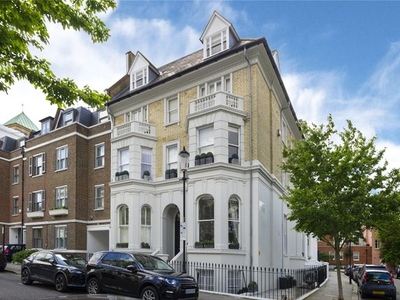 Flat for sale in Campden Hill Gardens, London W8