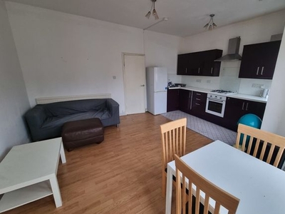 Flat to rent in Claude Place, Roath, Cardiff CF24