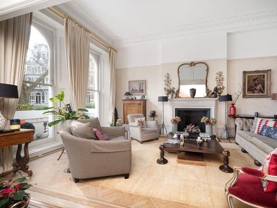 Flat to rent in Cornwall Gardens, South Ken SW7