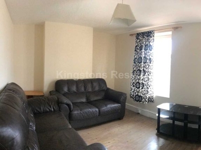 Flat to rent in Cottrell Road, Roath CF24