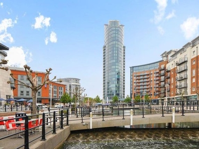Flat to rent in Gunwharf Quays, Portsmouth PO1