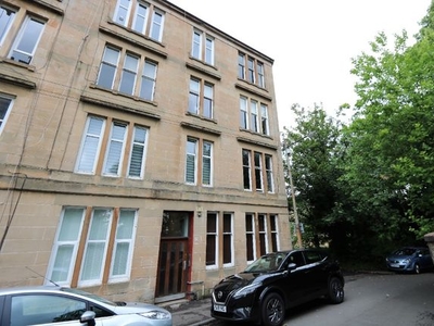 Flat to rent in Kilmailing Road, Glasgow G44