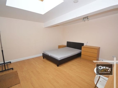 Flat to rent in |Ref: R152065|, Chapel Road, Southampton SO14