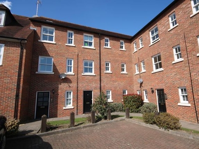 Flat to rent in The Spires, Canterbury CT2