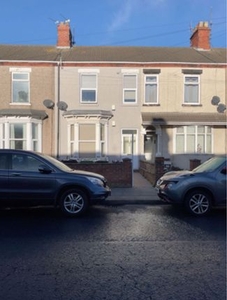 Flat to rent in Welholme Road, Grimsby DN32