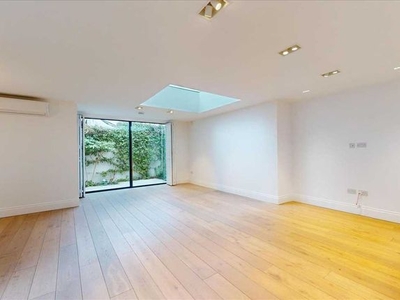 Property to rent in Acacia Gardens, London NW8
