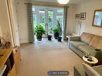 Room to rent in Periwood Lane, Sheffield S8