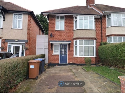 Semi-detached house to rent in Kingsley Road, Northampton NN2