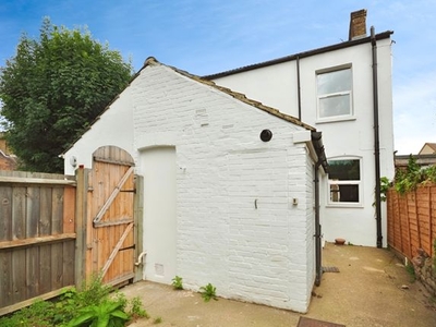 Semi-detached house to rent in Penenden Street, Maidstone ME14