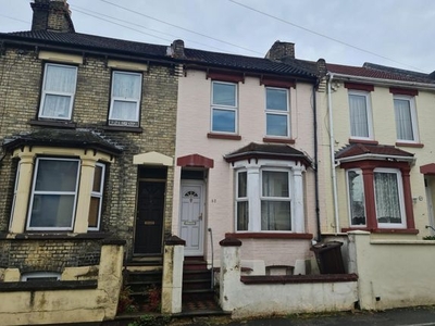 Terraced house to rent in Corporation Road, Gillingham ME7